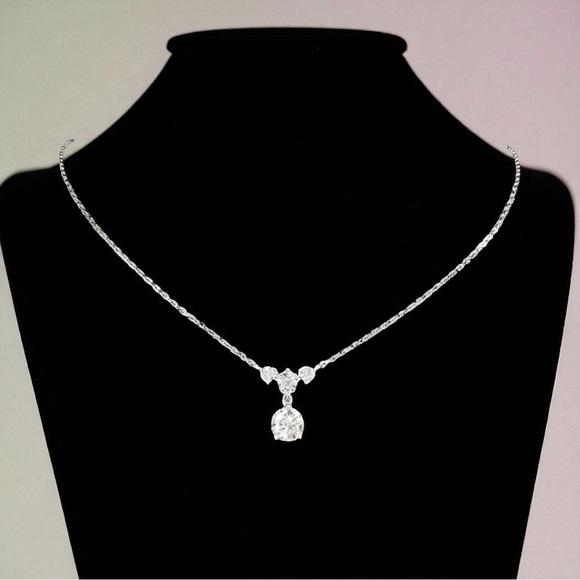 Moissanite Starry S925 Sterling Silver necklace. New. - Picture 4 of 9